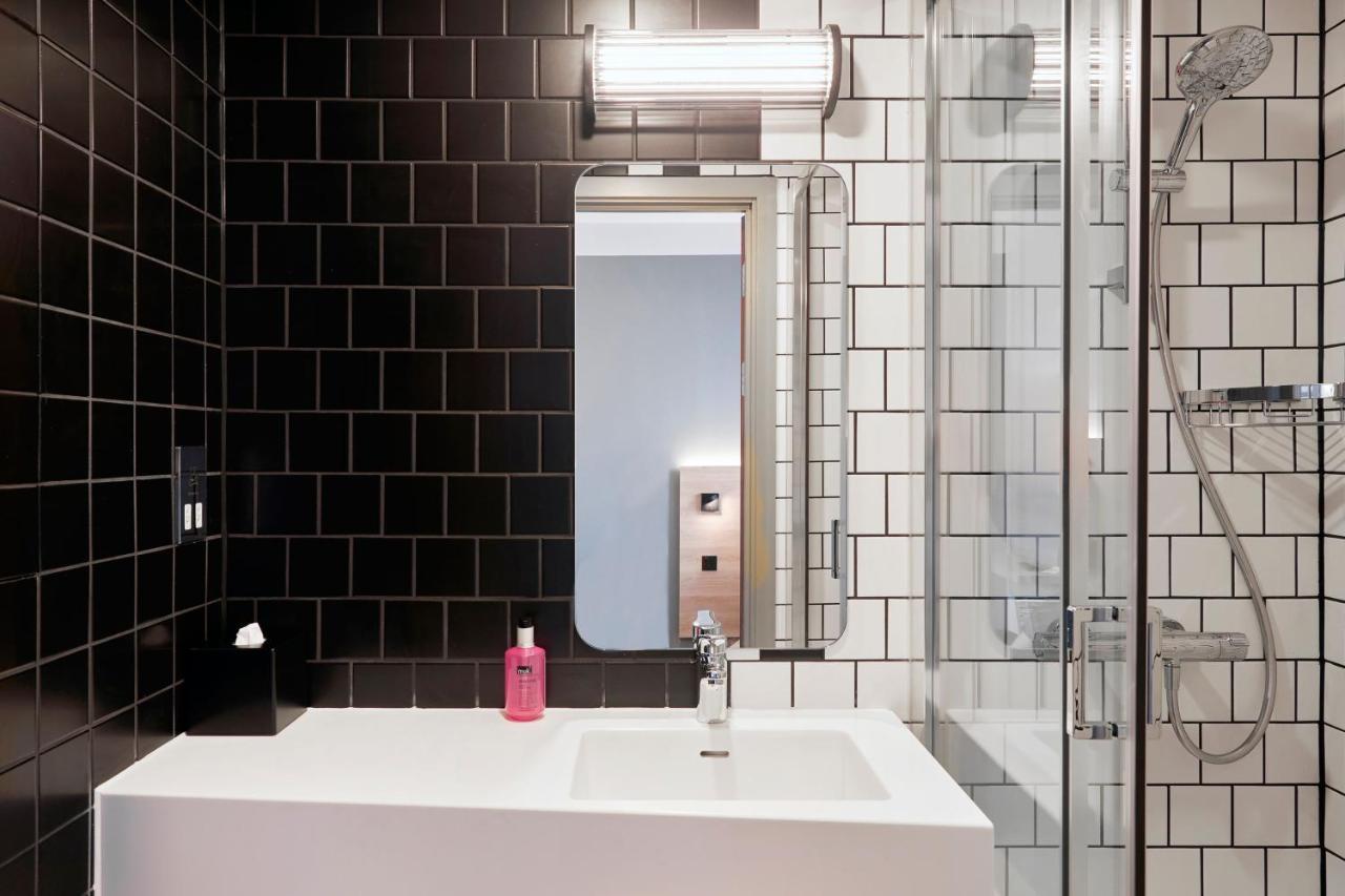 Moxy Manchester City Exterior photo